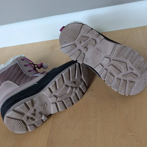 All In Motion Skylar Lace-Up Thermolite Faux Fur Winter Boots Blush Girls Size 2 - Picture 6 of 6